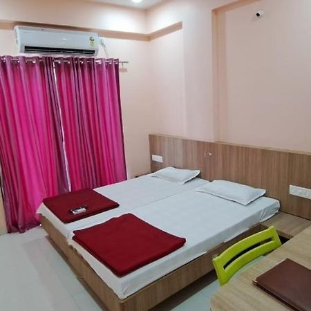 Hotel Aaditya Palace Bhusāwal Buitenkant foto