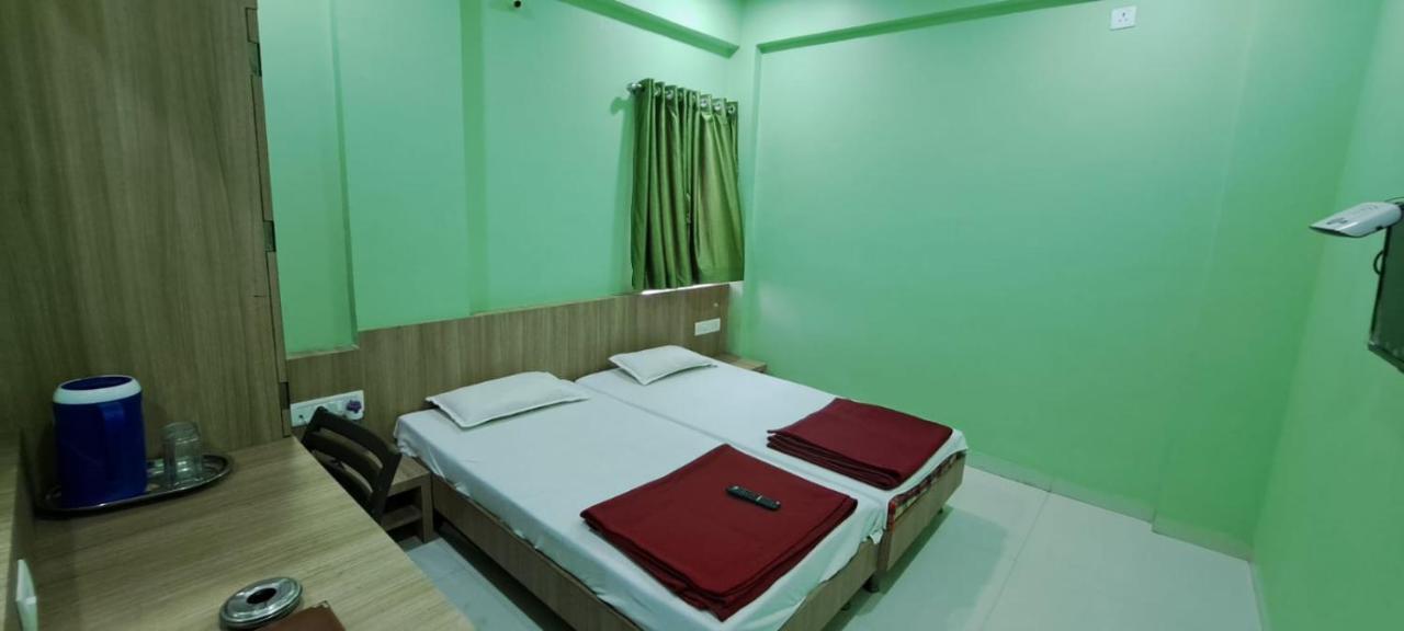 Hotel Aaditya Palace Bhusāwal Buitenkant foto