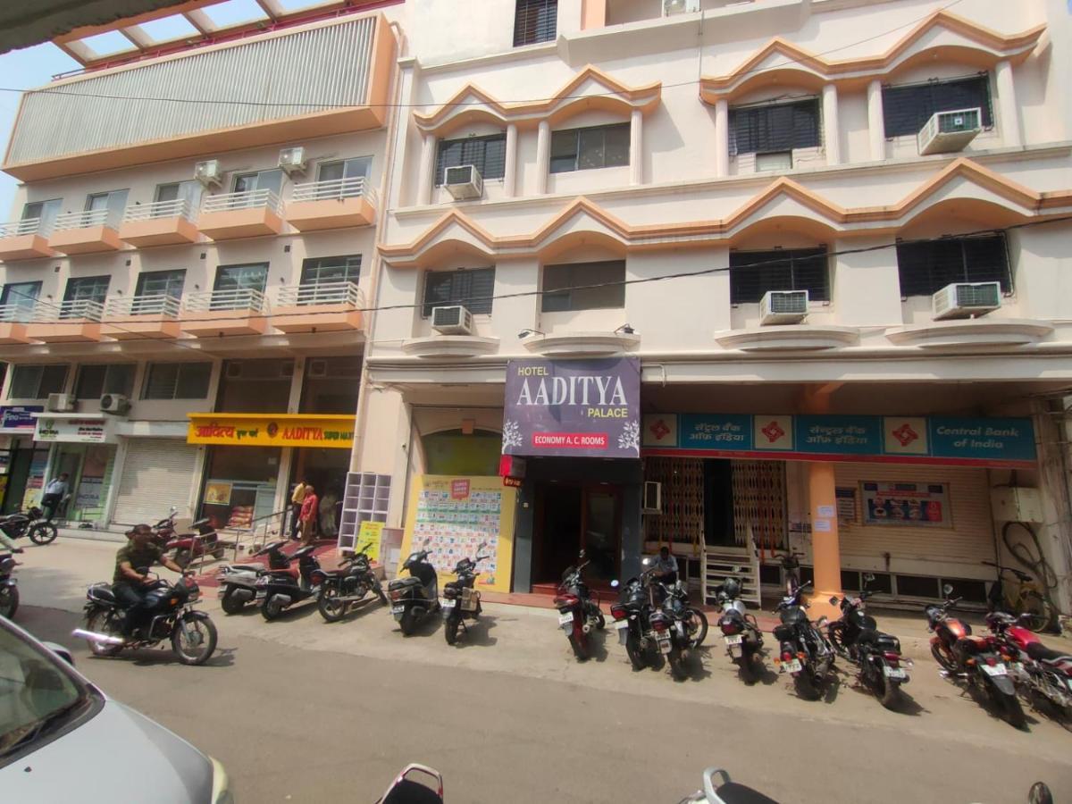 Hotel Aaditya Palace Bhusāwal Buitenkant foto