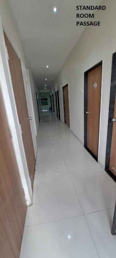 Hotel Aaditya Palace Bhusāwal Buitenkant foto