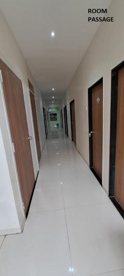 Hotel Aaditya Palace Bhusāwal Buitenkant foto