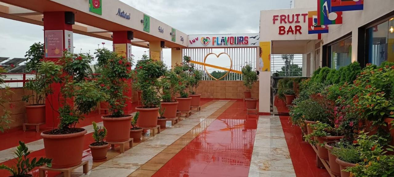 Hotel Aaditya Palace Bhusāwal Buitenkant foto